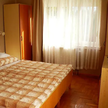 Case de vacanță Apartman Betty Bukfurdon *