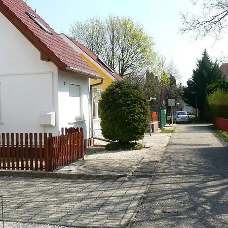 Case de vacanță Apartman Betty Bukfurdon Bük