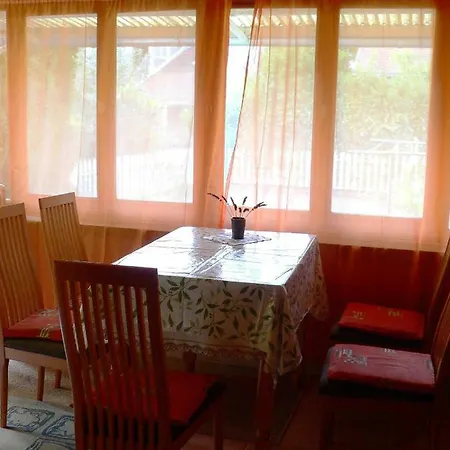 Apartman Betty Bukfurdon Case de vacanță